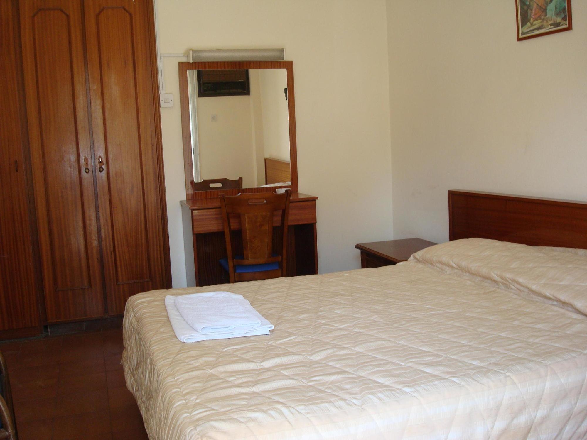 Best Western Plus Larco Hotel Larnaca Ngoại thất bức ảnh