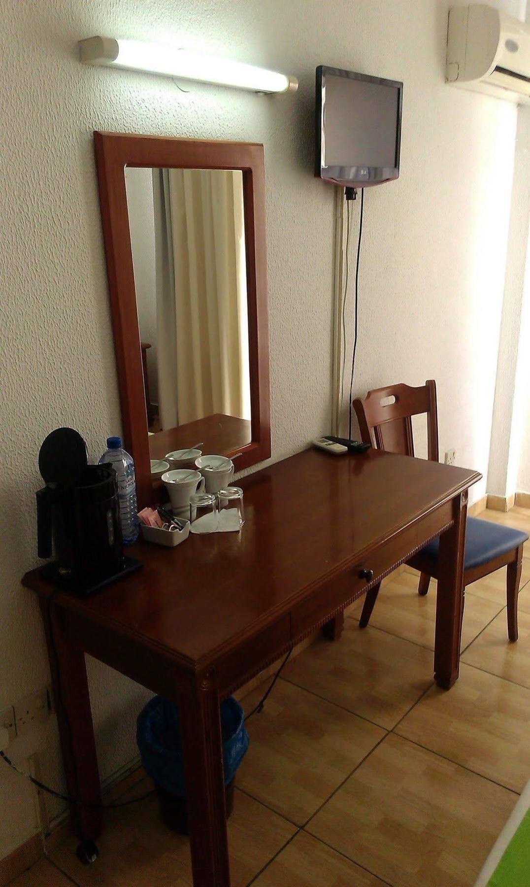 Best Western Plus Larco Hotel Larnaca Ngoại thất bức ảnh